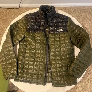 North Face Mens Coat size medium.